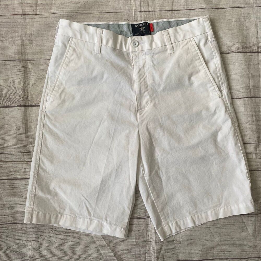 Dockers supreme flex women Sz 30 waist golf shorts white